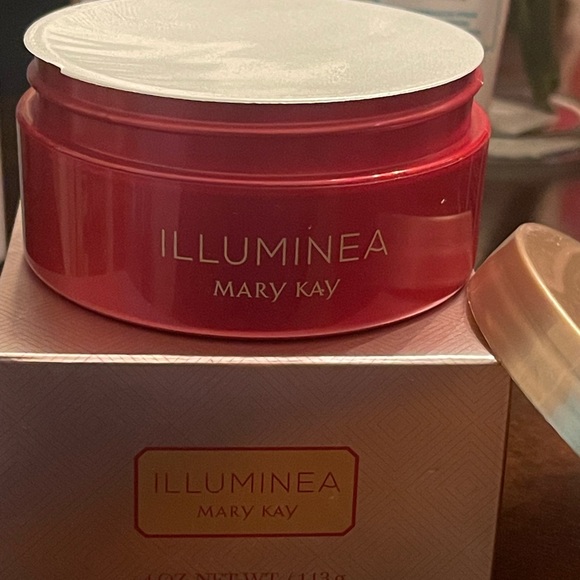 Mary Kay Body soufflé!! - Picture 1 of 2